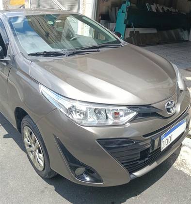 TOYOTA YARIS 1.5 16V FLEX SEDAN XL LIVE MULTIDRIVE